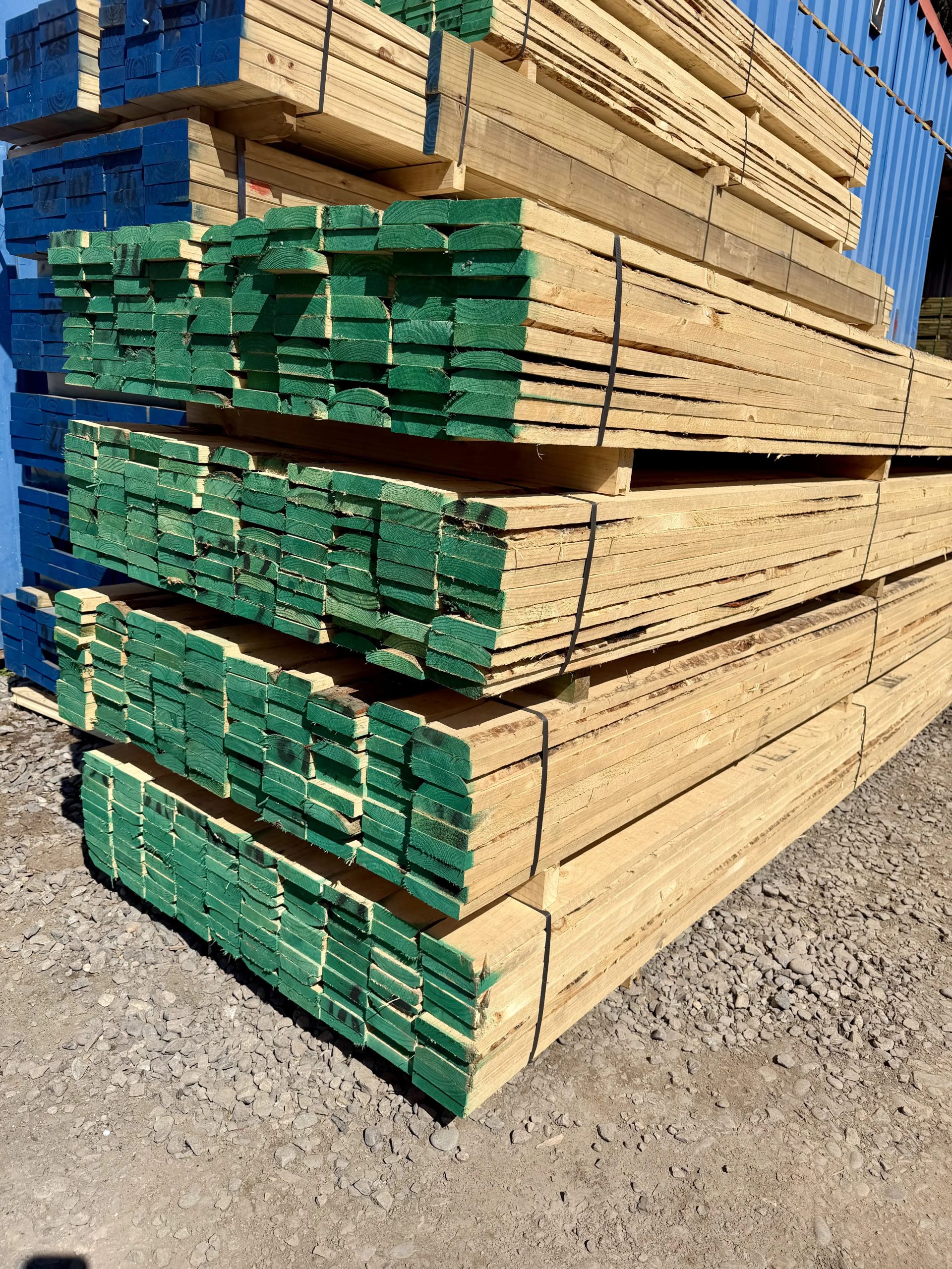 Tapa de Pino 1×4″ x 3.2m Canteada